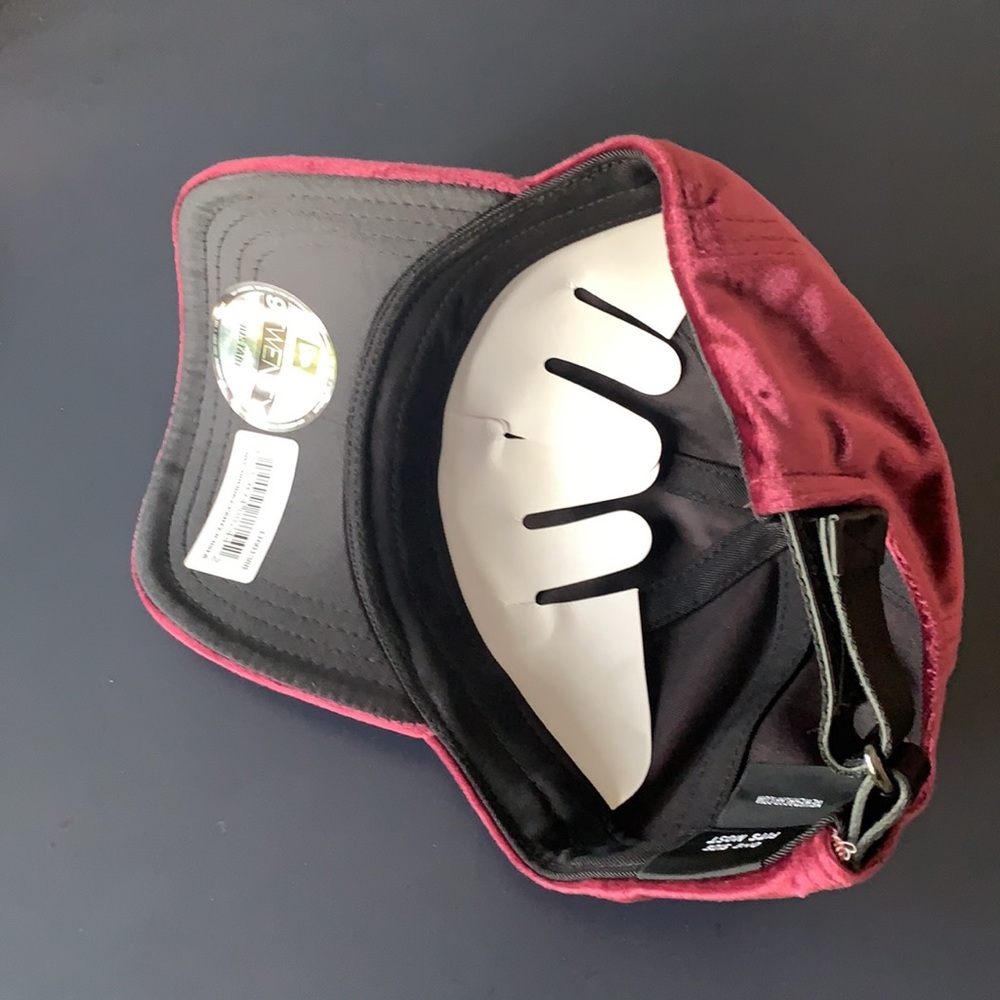 Barney’s velour baseball hat - Picture 2 of 4